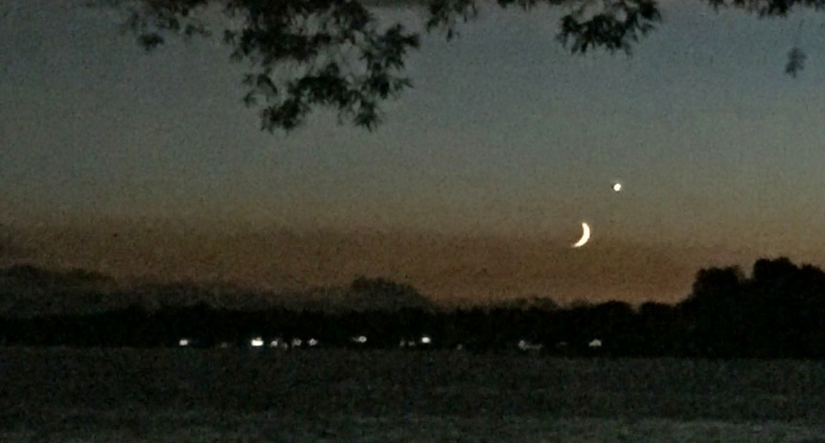 crescent moon 2015 07-19 Andy Scott ps