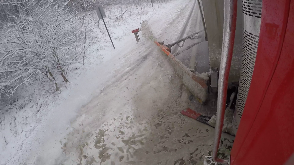 mailbox-plowing-snow